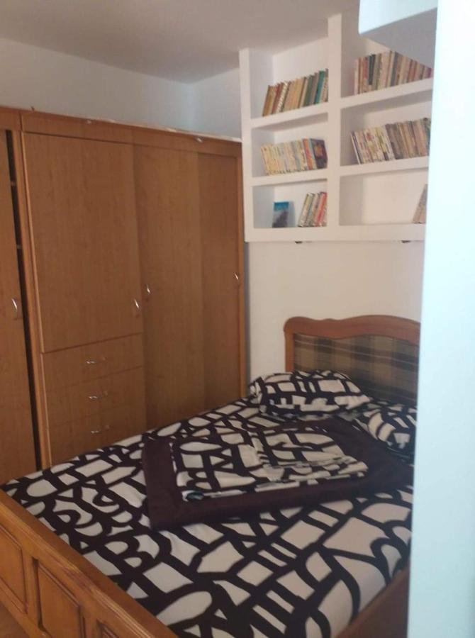 Apartament Cu Regim Hotelier In Dr.Tr. Severin Дробета-Турну Северин Екстериор снимка