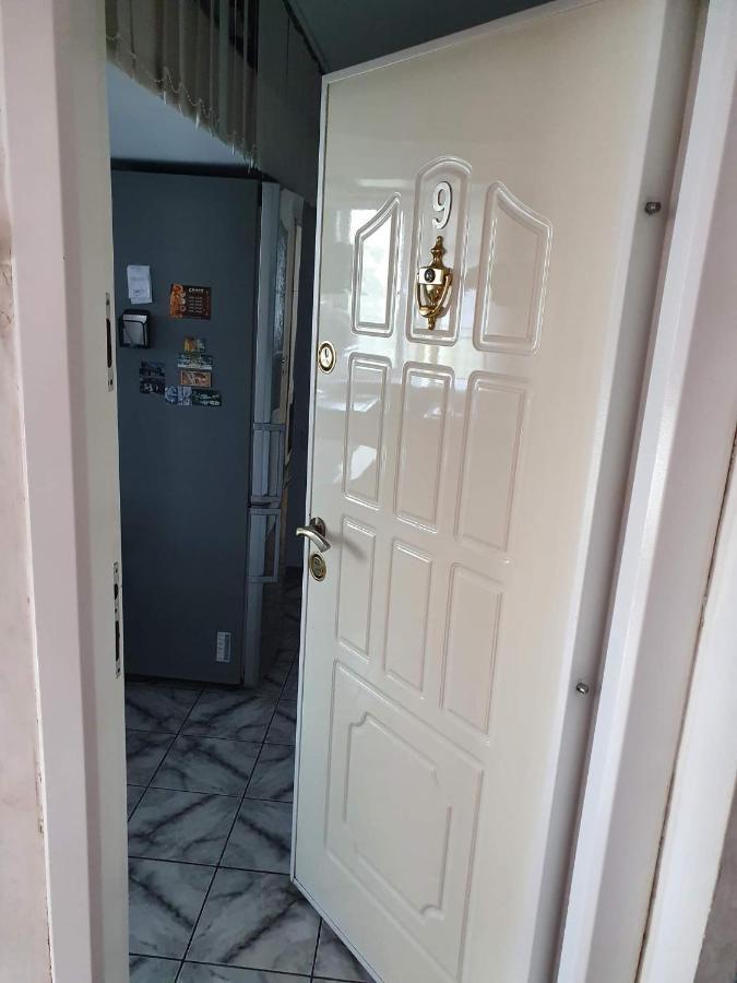 Apartament Cu Regim Hotelier In Dr.Tr. Severin Дробета-Турну Северин Екстериор снимка