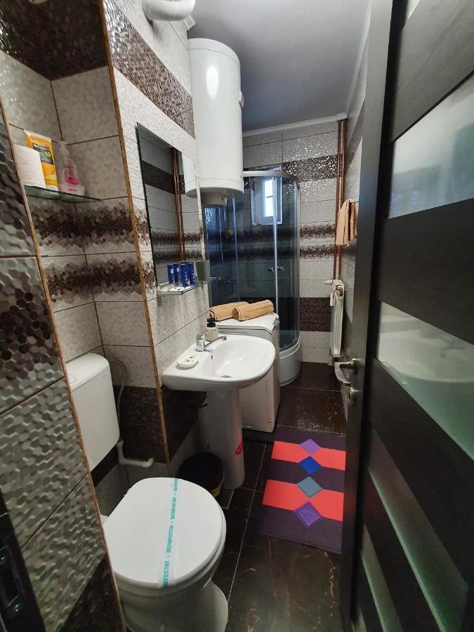 Apartament Cu Regim Hotelier In Dr.Tr. Severin Дробета-Турну Северин Екстериор снимка